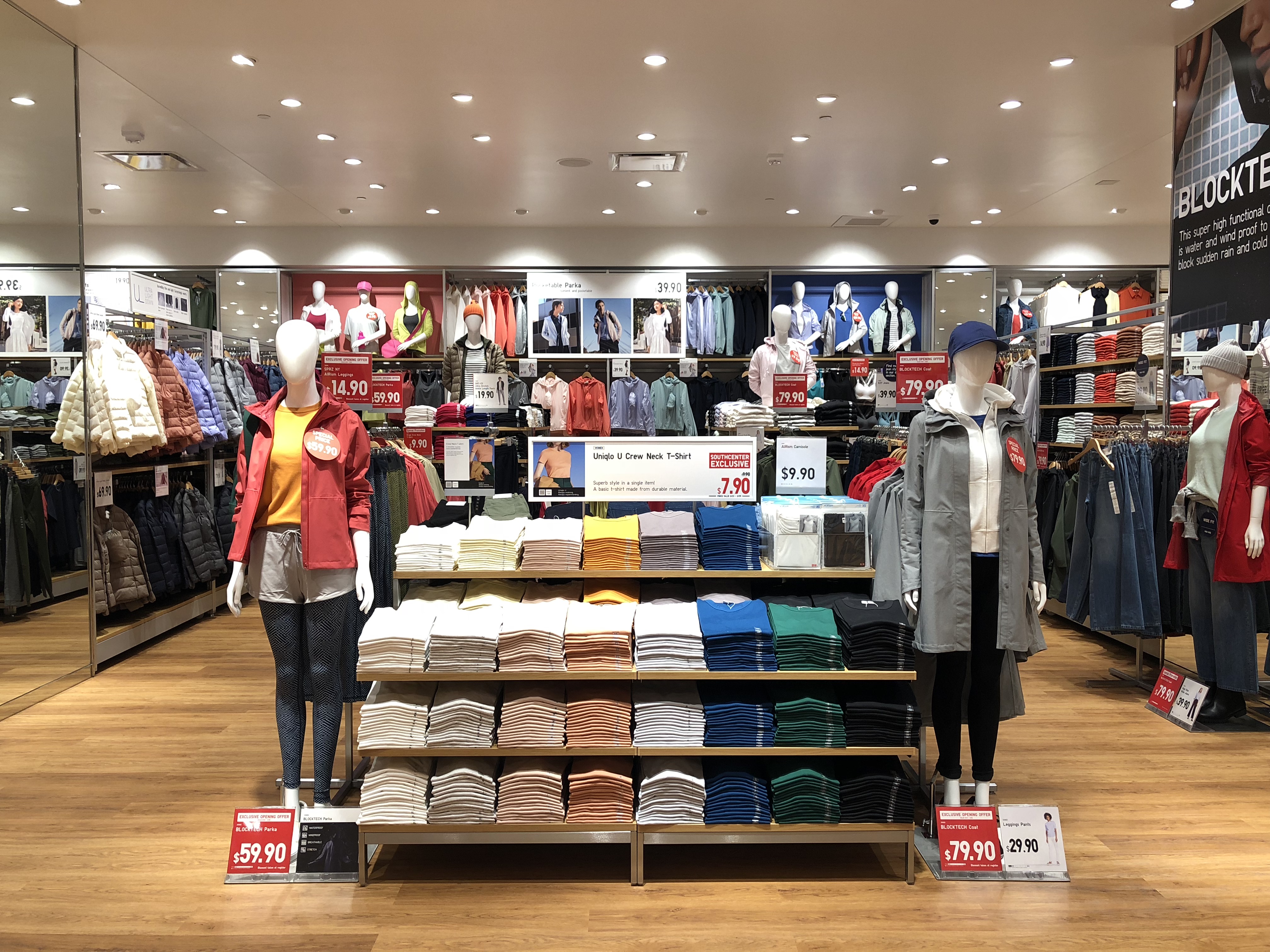 5-seattle-magazine-uniqlo-southcenter-wall-of-shirts__1_.jpg