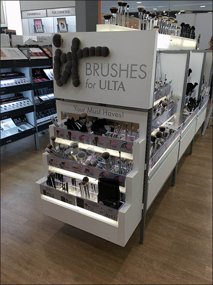 ultra-cosmetics-brush-endcap-display-1.jpg
